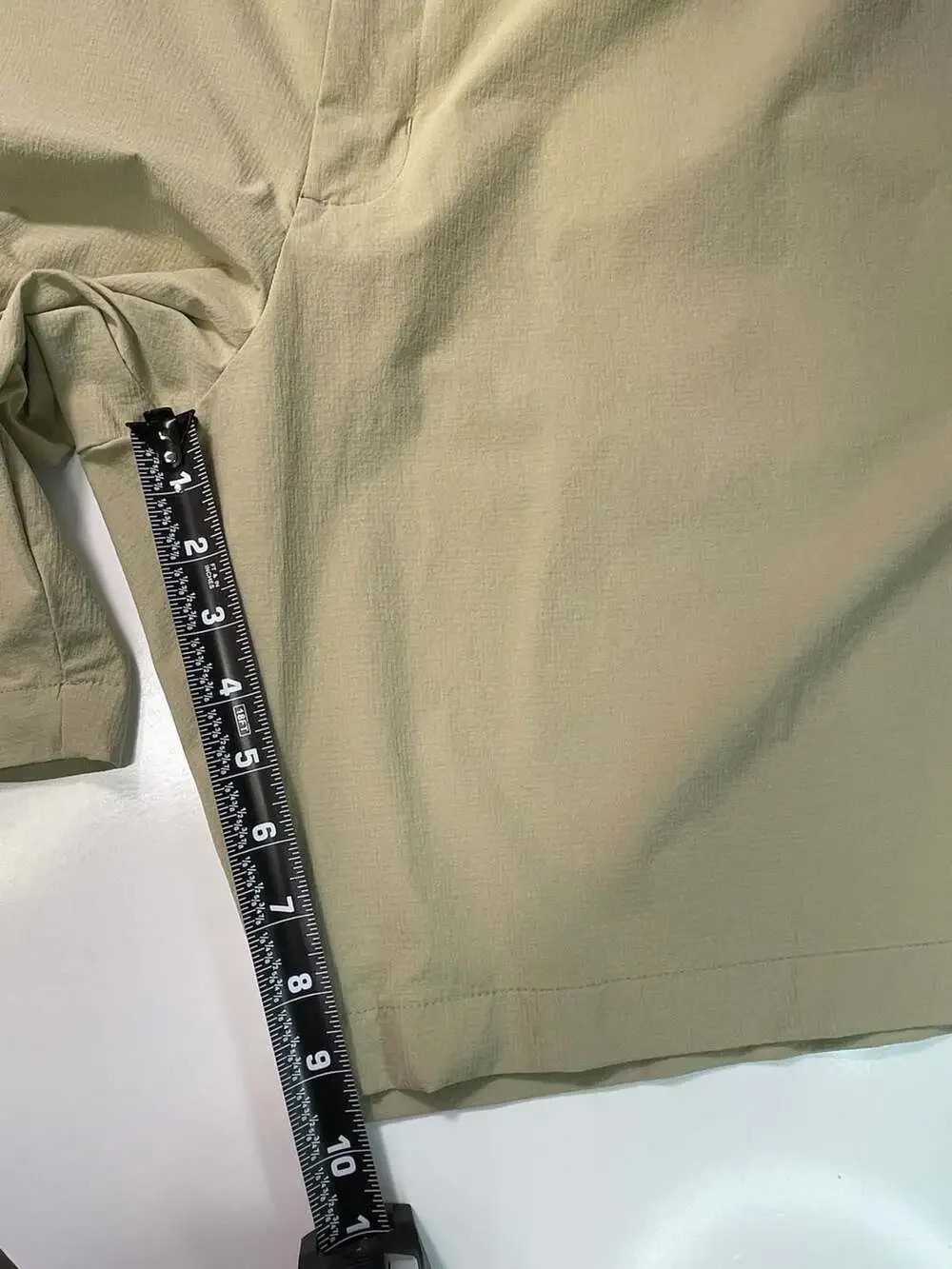 Tommy Bahama IslandZone Chip Shot Performance Shorts Sz 44 w/ 9” lgnth